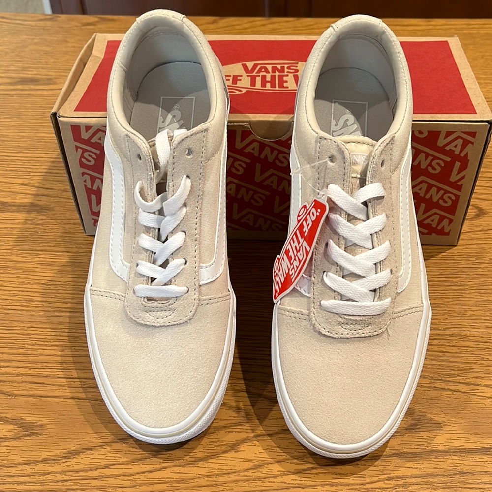 NWT Vans Ward Canvas Suede Birch/White